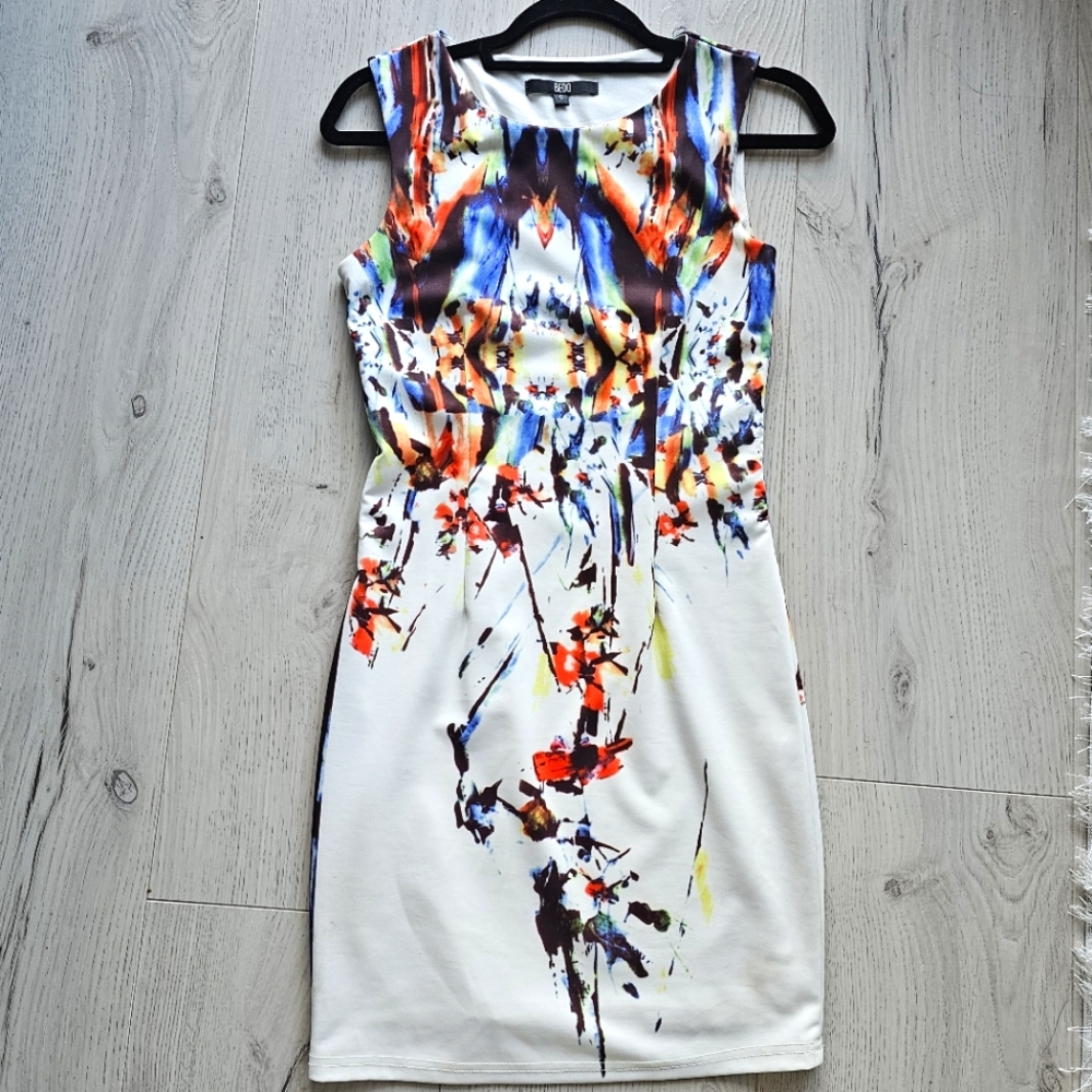 White sleeveless sheath dress with abstract art design - small
